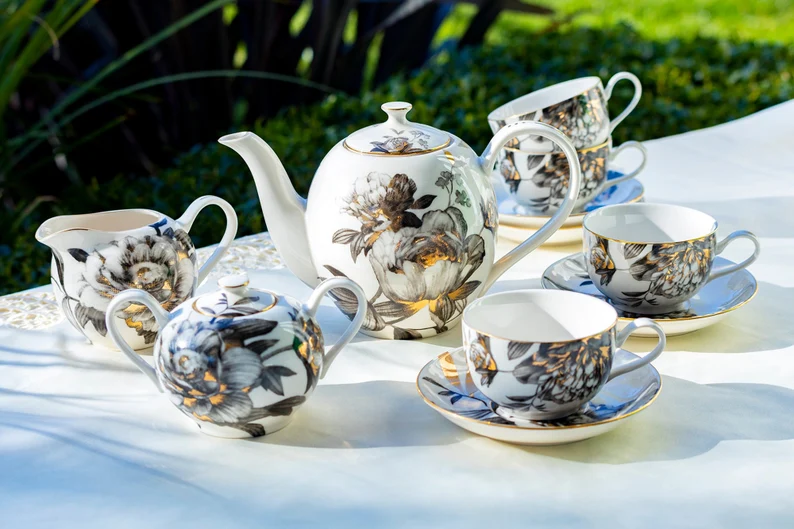 Black Gold Tea Set